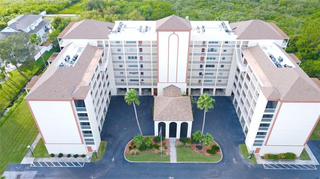 9000 COMMODORE DRIVE UNIT 403 SEMINOLE, FL 33776
