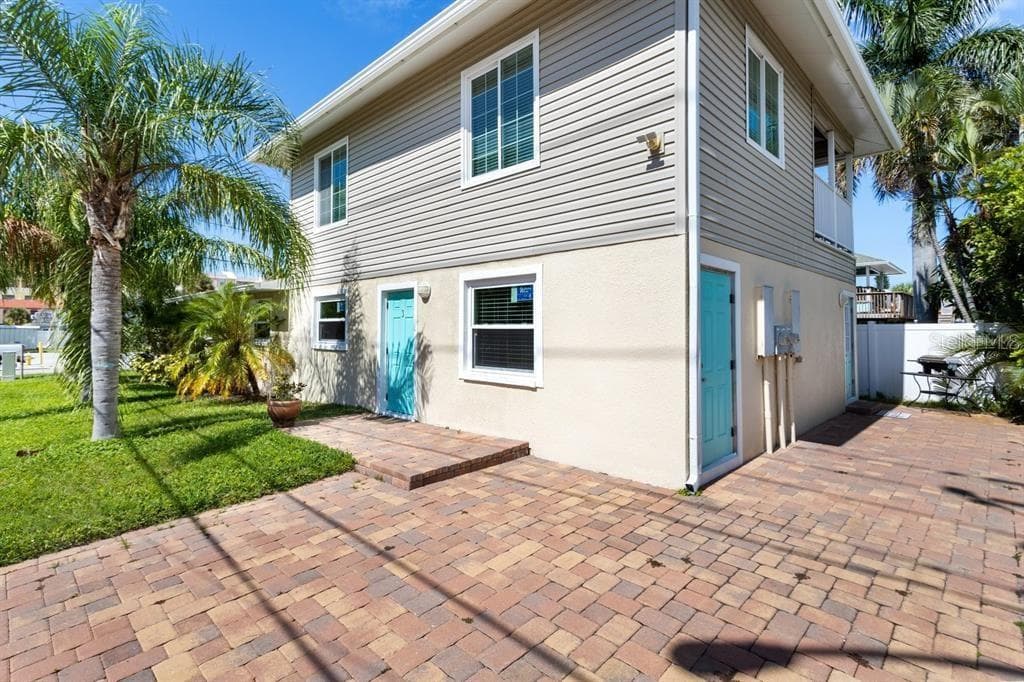 14909 1ST ST E MADEIRA BEACH, FL 33708