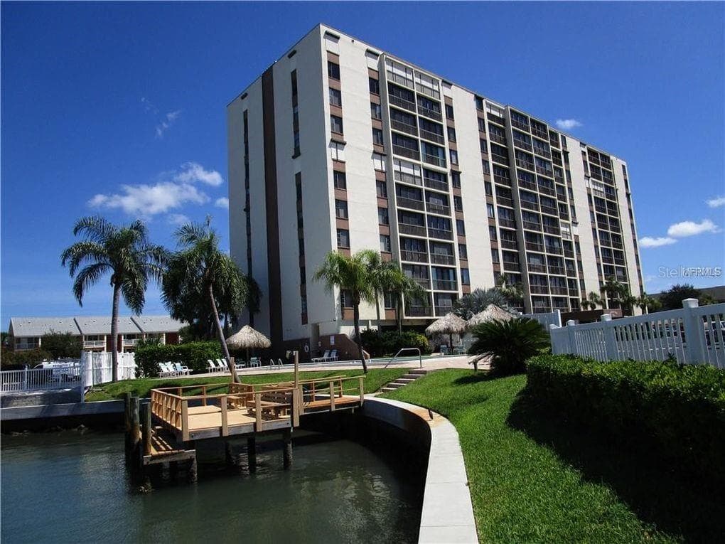 255 DOLPHIN POINT ROAD UNIT 908 CLEARWATER BEACH, FL 33767