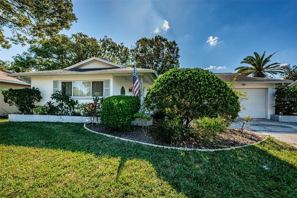 2952 CURLING COURT PALM HARBOR, FL 34684