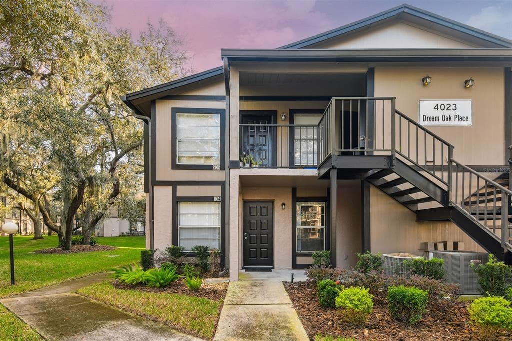4023 DREAM OAK PLACE UNIT 104 TAMPA, FL 33613
