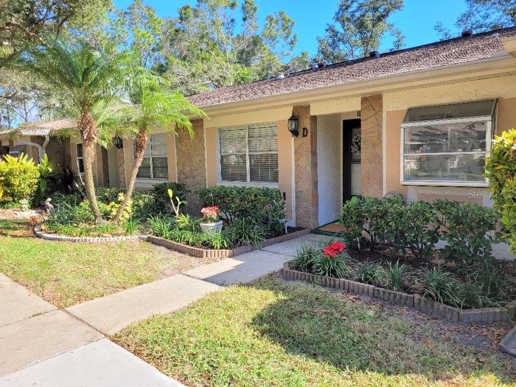 2275 LARK CIRCLE E UNIT D PALM HARBOR, FL 34684