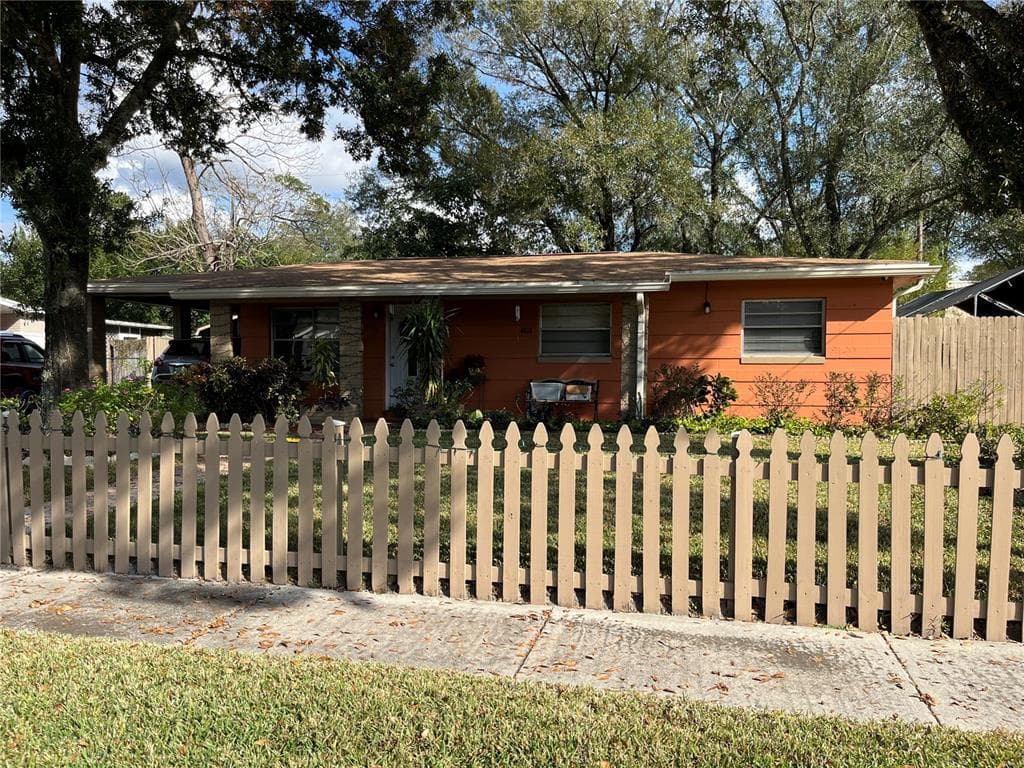 4615 POMPANO DRIVE TAMPA, FL 33617