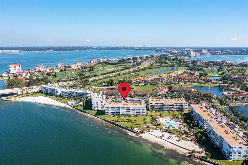 6001 BAHIA DEL MAR CIRCLE UNIT 427 ST PETERSBURG, FL 33715