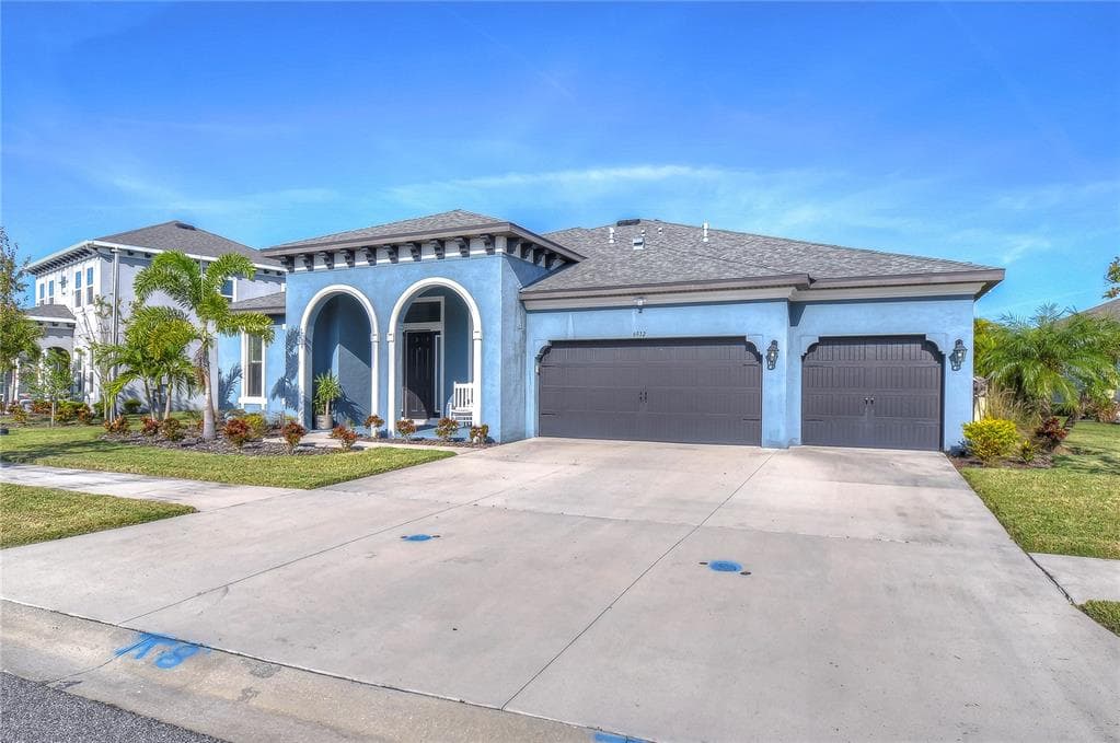 6932 CRESTPOINT DRIVE APOLLO BEACH, FL 33572