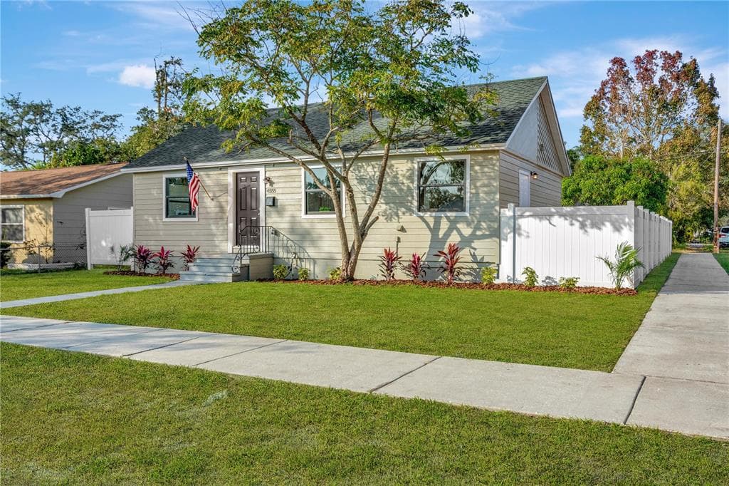 4555 18TH AVENUE S ST PETERSBURG, FL 33711