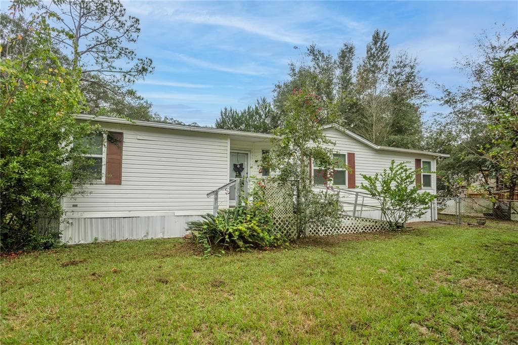 525 SE 129TH AVENUE SILVER SPRINGS, FL 34488