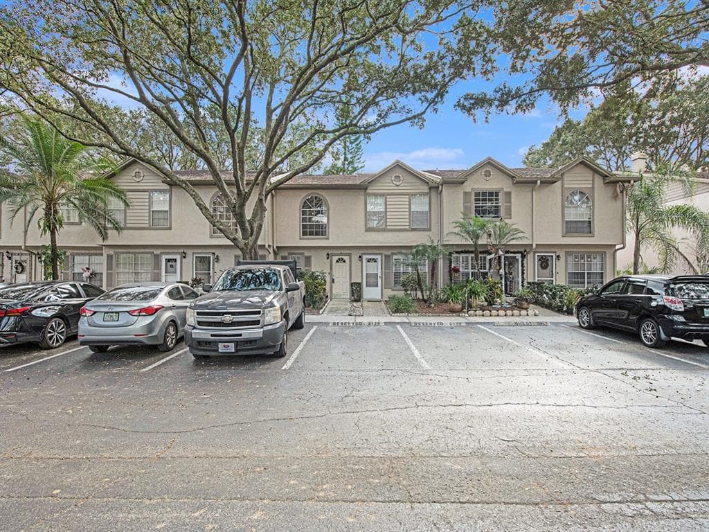2128 FLETCHERS POINT CIRCLE TAMPA, FL 33613
