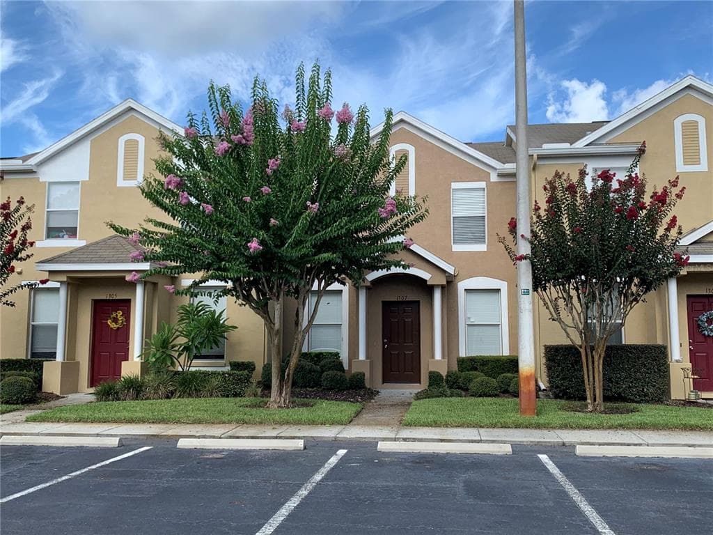 1307 DENMAN COURT WESLEY CHAPEL, FL 33543