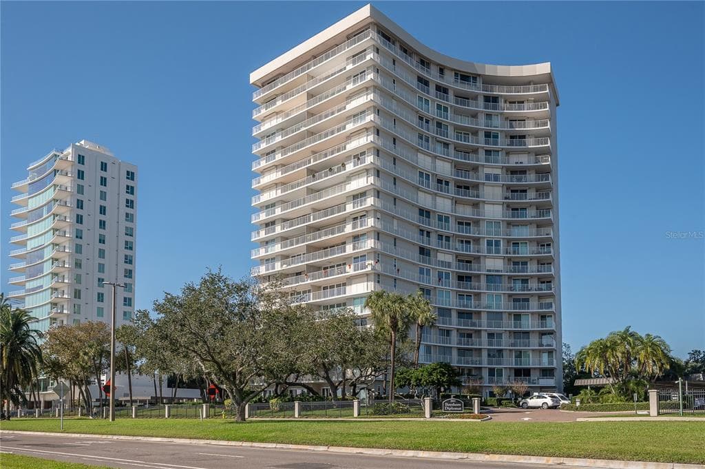 2611 BAYSHORE BOULEVARD UNIT 903 TAMPA, FL 33629