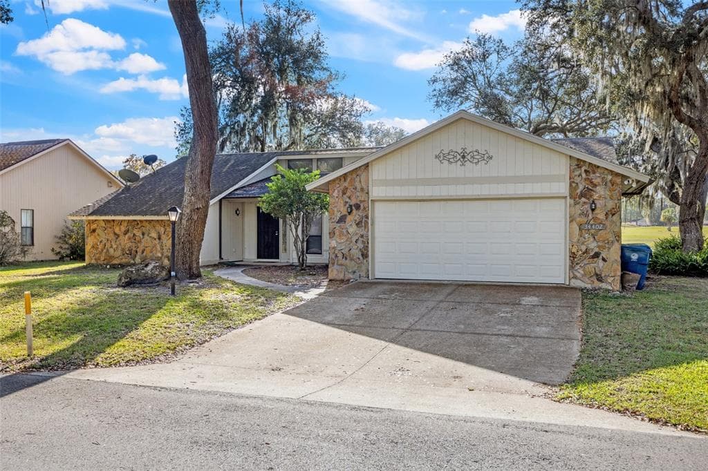 34402 WHISPERING OAKS BOULEVARD DADE CITY, FL 33523