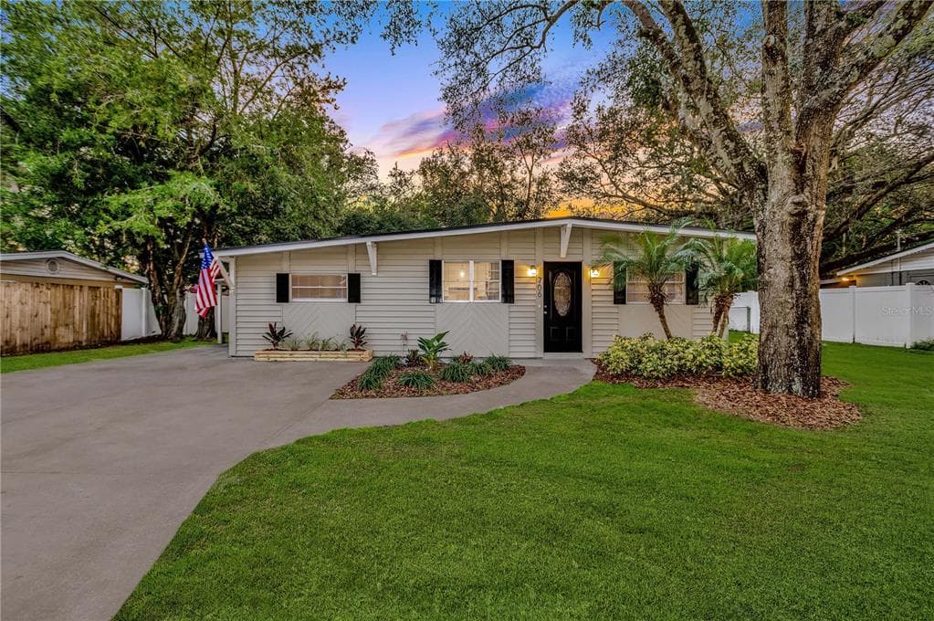706 W 116TH AVENUE TAMPA, FL 33612