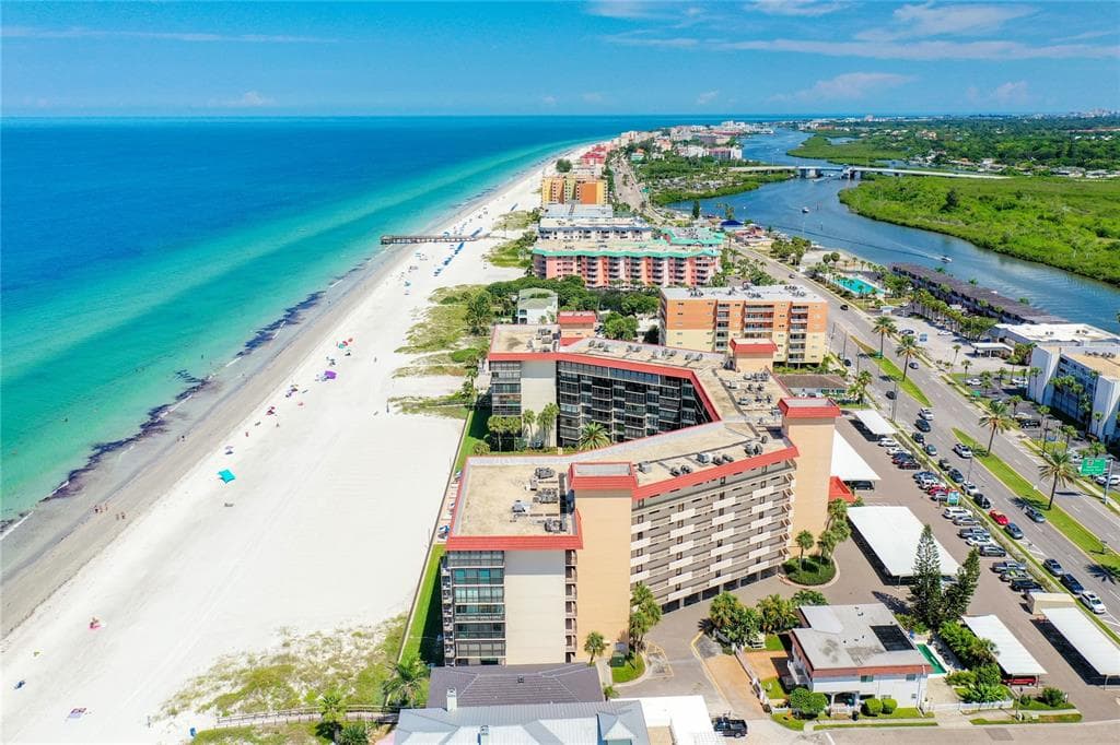 18304 GULF BOULEVARD UNIT 504 REDINGTON SHORES, FL 33708