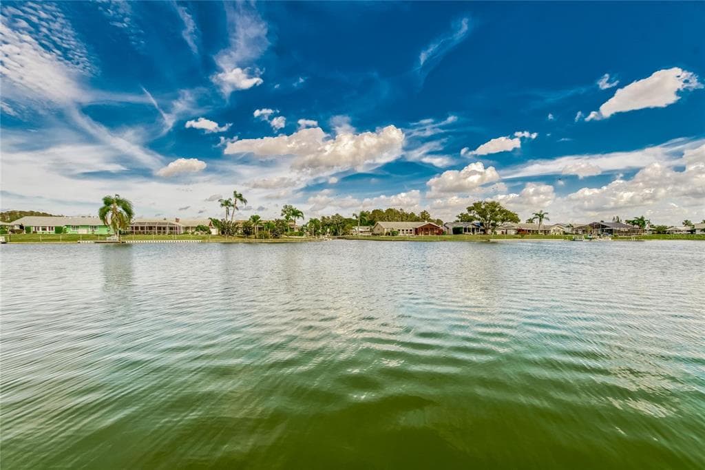1801 MILFORD CIRCLE SUN CITY CENTER, FL 33573