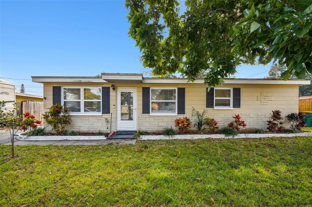 8490 92ND TERRACE SEMINOLE, FL 33777
