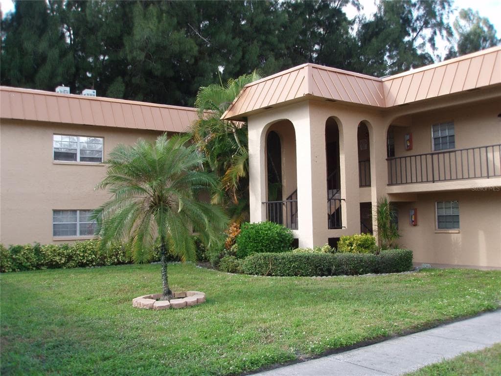 4500 E BAY DRIVE UNIT 137 CLEARWATER, FL 33764