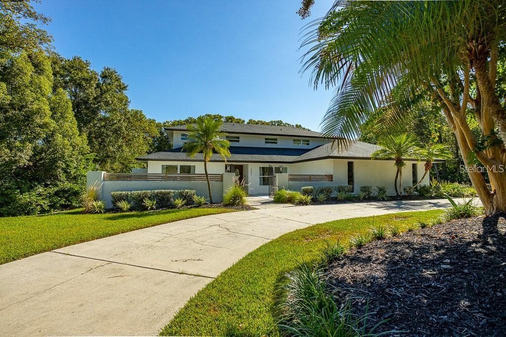 2251 PADDOCK CIRCLE DUNEDIN, FL 34698