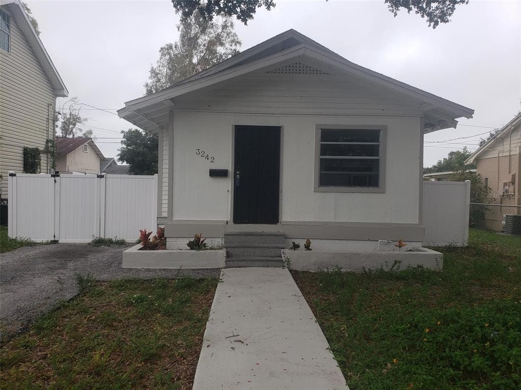 3242 6TH AVENUE S ST PETERSBURG, FL 33712
