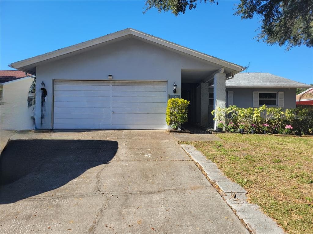 1330 AMBERLEA DRIVE E DUNEDIN, FL 34698