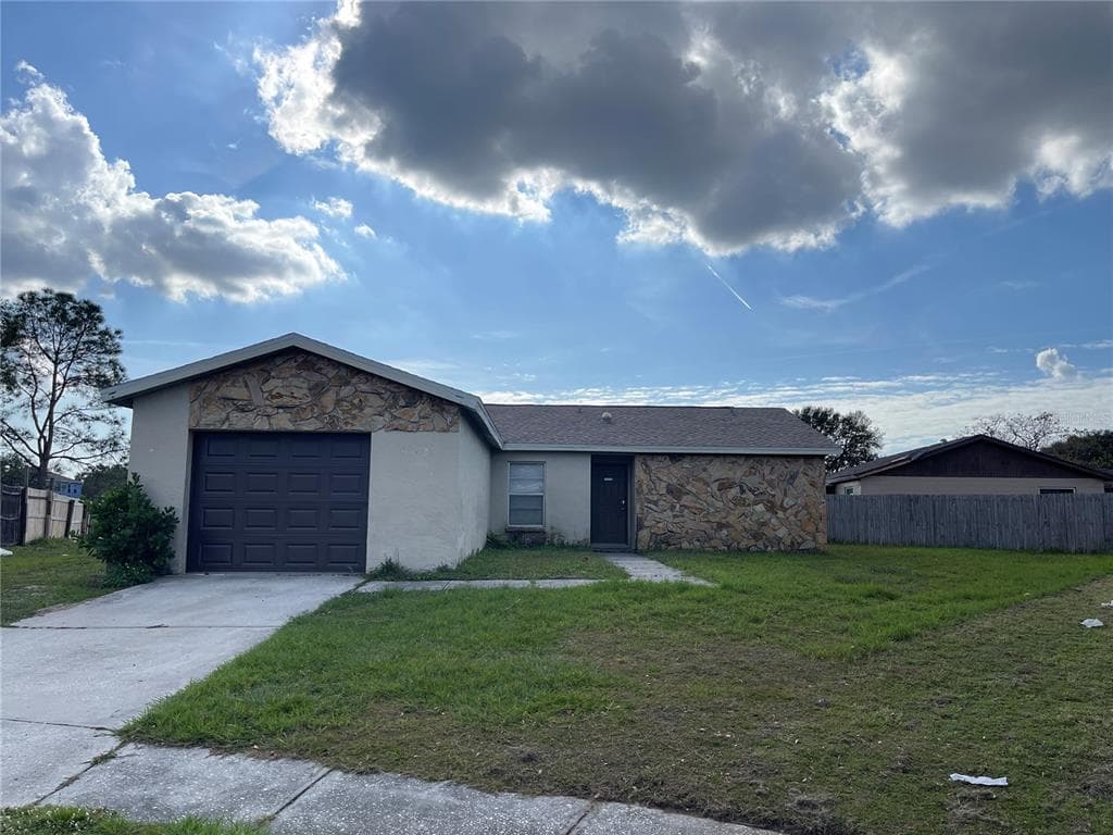 902 PINE RIDGE CIRCLE E BRANDON, FL 33511