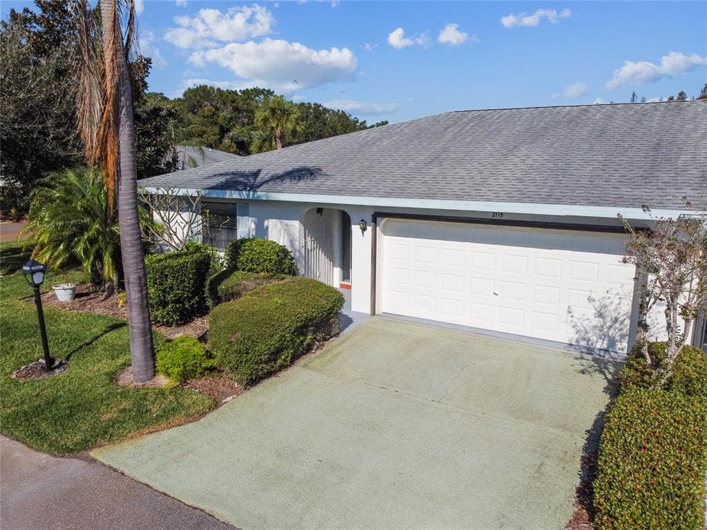 2115 N HALCYON DRIVE UNIT 2115 SUN CITY CENTER, FL 33573
