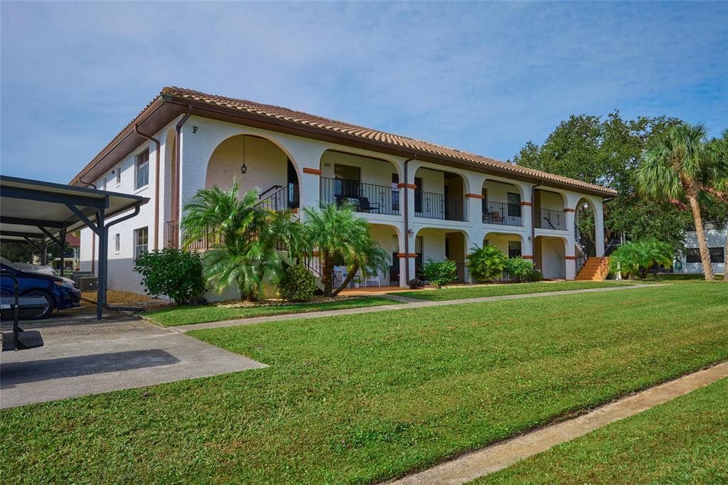 2907 GRANADA COURT UNIT 4 LAKE WALES, FL 33898