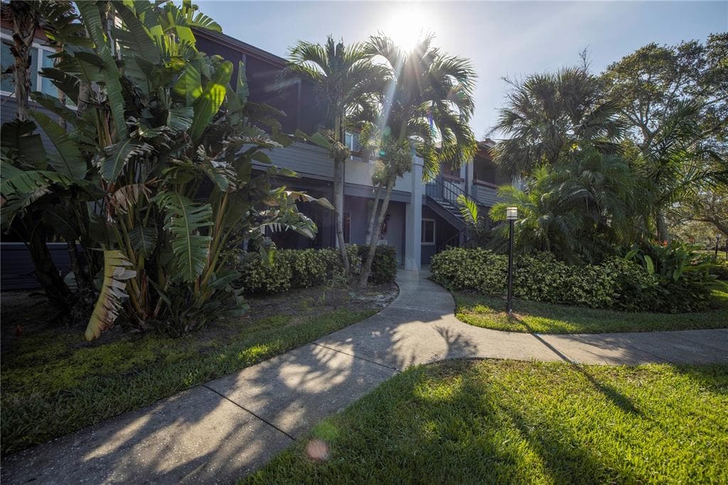 10263 GANDY BOULEVARD N UNIT 112 ST PETERSBURG, FL 33702