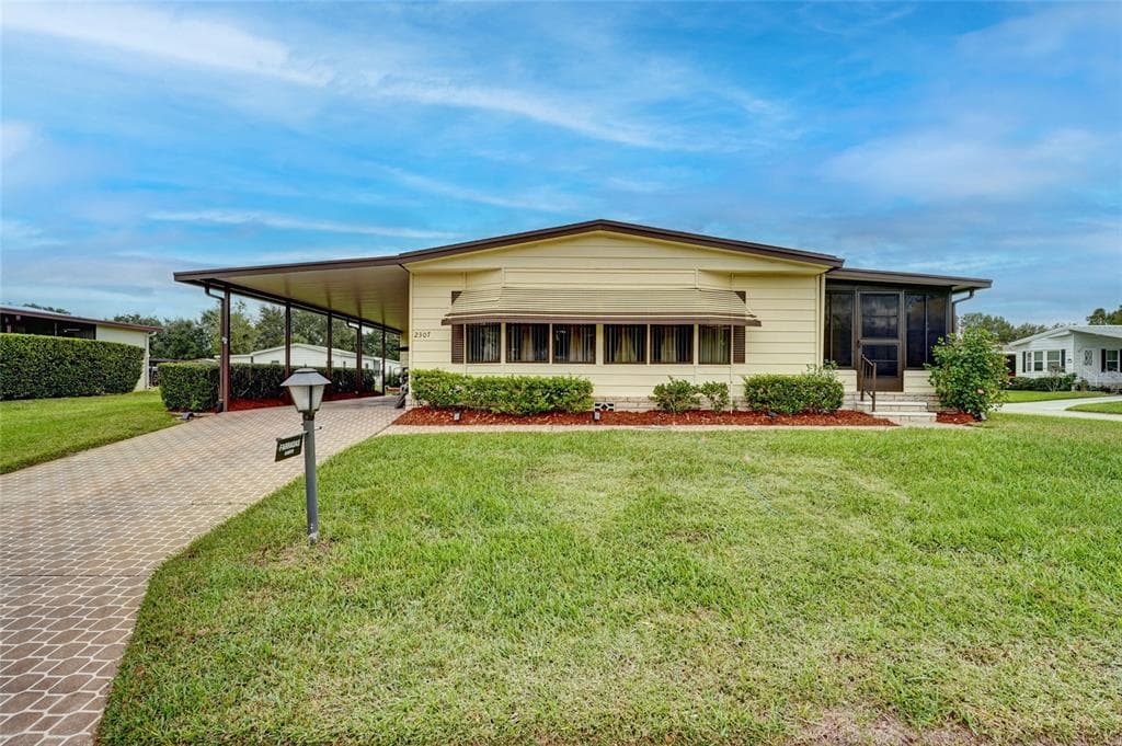 2307 LOVEPLUM COURT ZELLWOOD, FL 32798