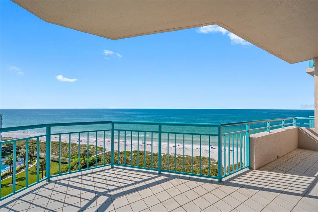 1560 GULF BOULEVARD UNIT 907 CLEARWATER, FL 33767