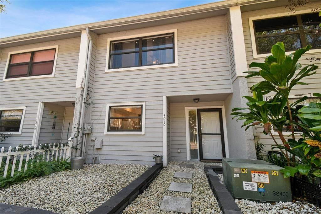 3010 CONIFER DRIVE LARGO, FL 33771
