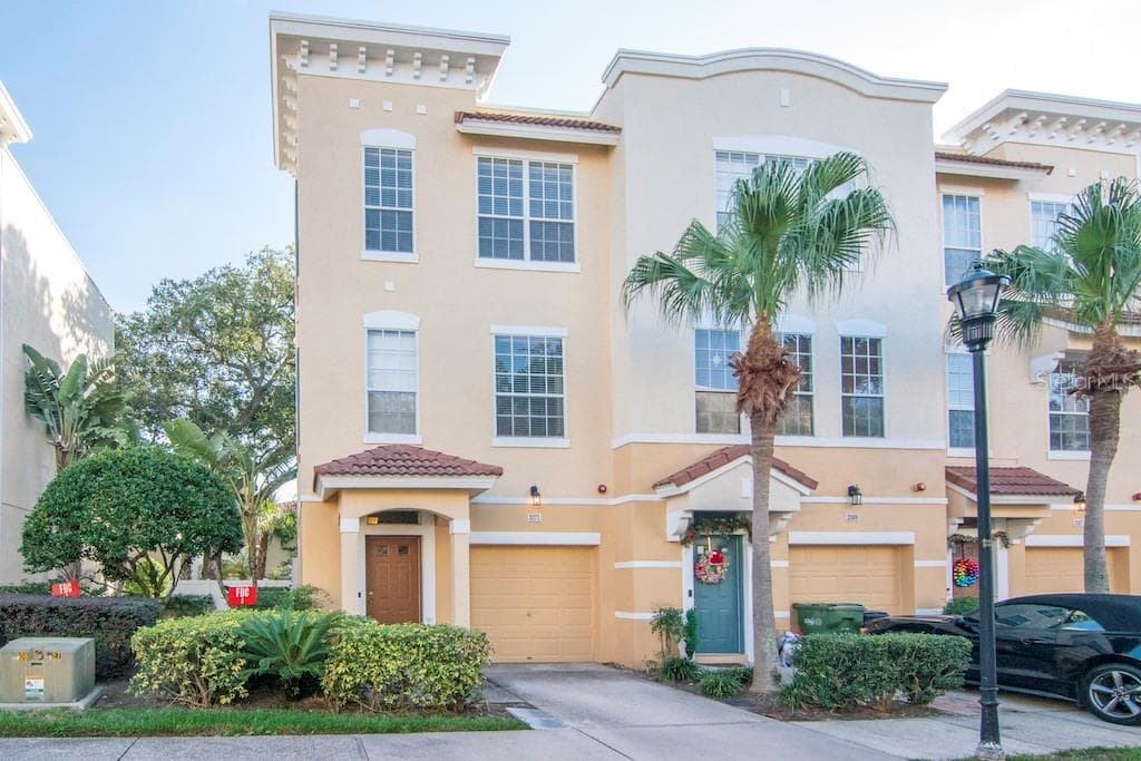 3171 BAYSHORE OAKS DRIVE TAMPA, FL 33611