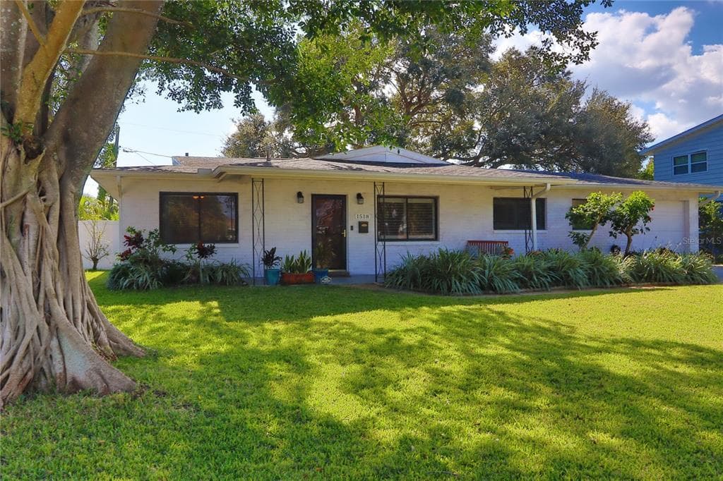 1518 84TH AVENUE N ST PETERSBURG, FL 33702