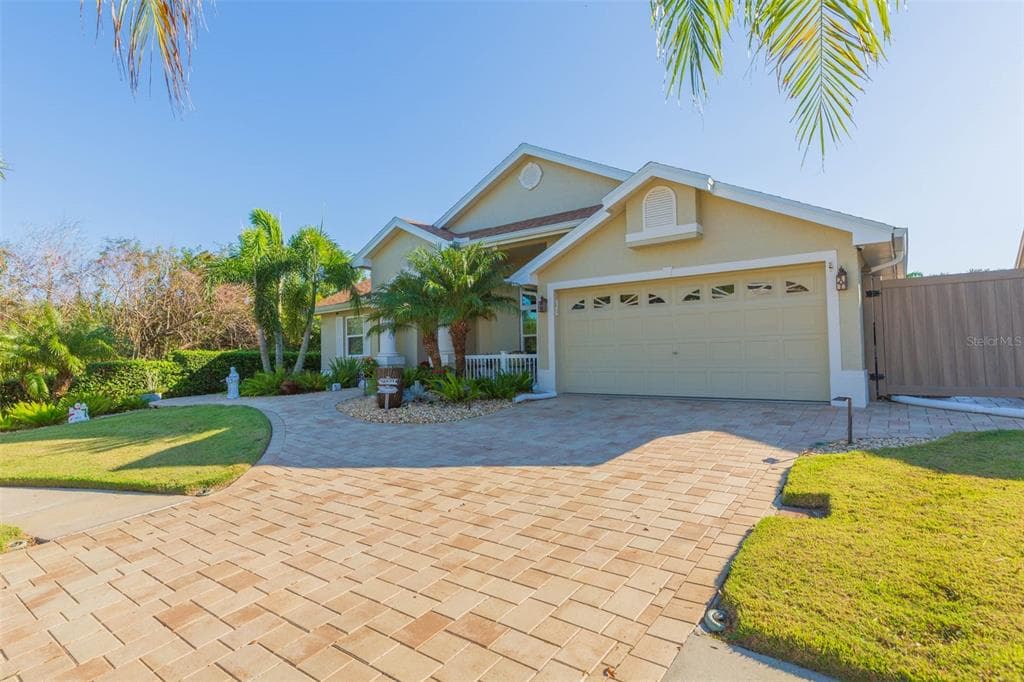 509 VILLAGE DRIVE TARPON SPRINGS, FL 34689