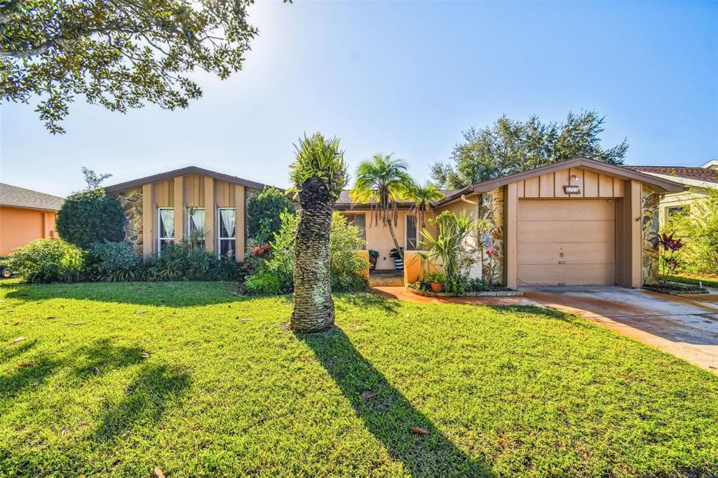 5728 MARIPOSA DRIVE HOLIDAY, FL 34690