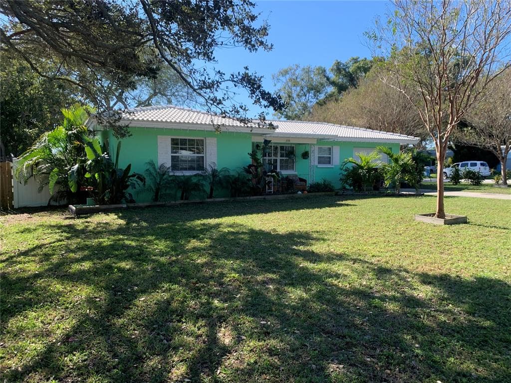 335 15TH AVENUE SW LARGO, FL 33770
