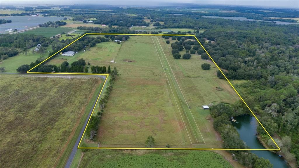 19320 GRANGE HALL LOOP WIMAUMA, FL 33598