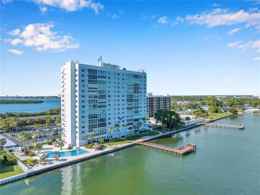 7200 SUNSHINE SKYWAY LANE S UNIT 2F ST PETERSBURG, FL 33711