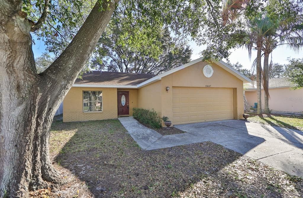 13647 LARAWAY DRIVE RIVERVIEW, FL 33579