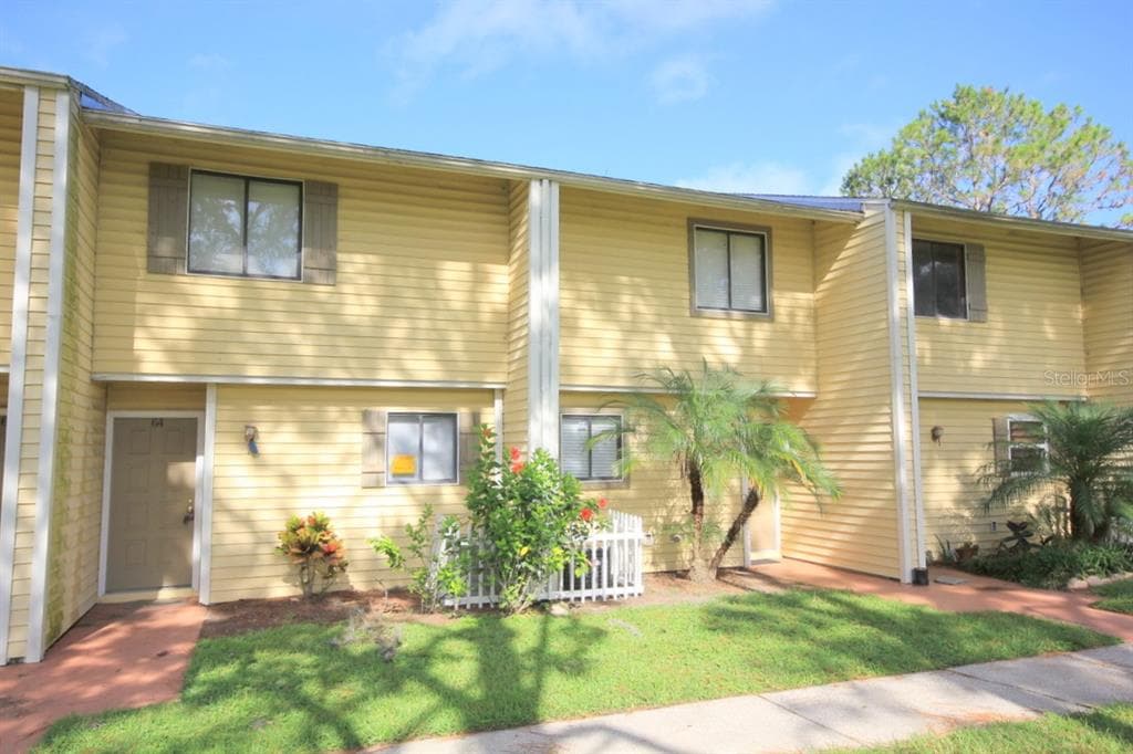 22640 WATERSEDGE BOULEVARD UNIT 64 LAND O LAKES, FL 34639