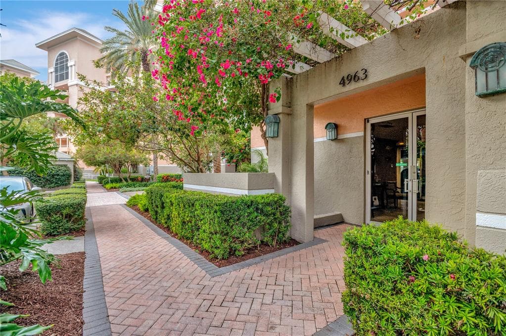 4963 BACOPA LANE S UNIT 304 ST PETERSBURG, FL 33715