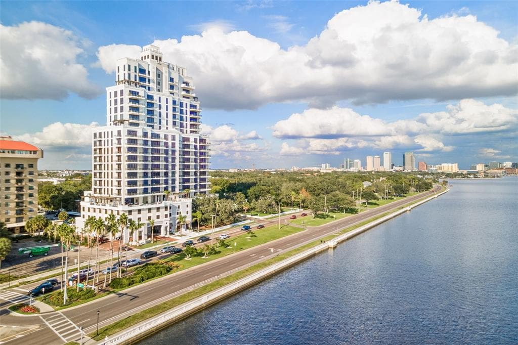 2103 BAYSHORE BOULEVARD UNIT 602 TAMPA, FL 33606