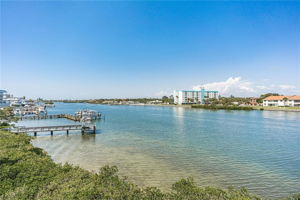 19925 GULF BOULEVARD UNIT 102 INDIAN SHORES, FL 33785