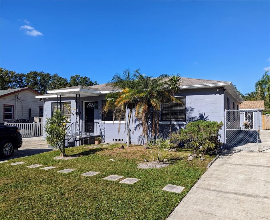 709 W FRIBLEY STREET TAMPA, FL 33603