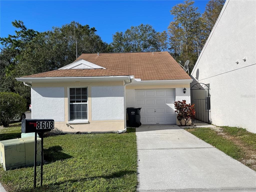 8608 VILLA LARGO DRIVE