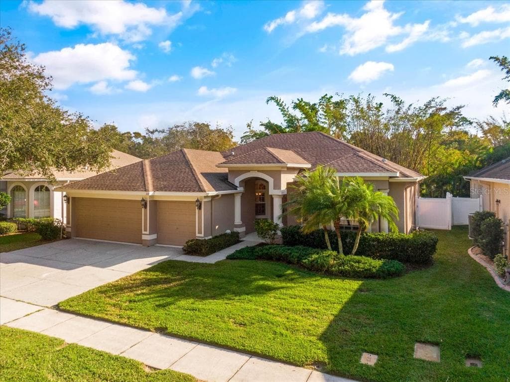 376 LIAM AVENUE TARPON SPRINGS, FL 34689