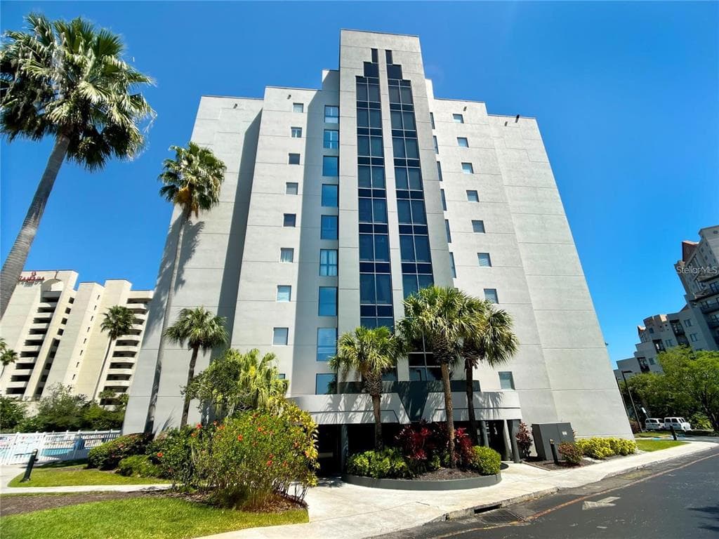 6165 CARRIER DRIVE UNIT 2706 ORLANDO, FL 32819