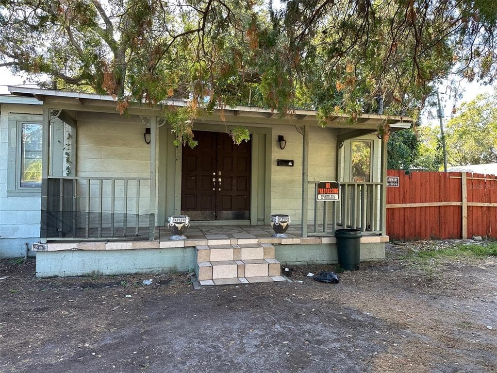 930 9TH TERRACE S ST PETERSBURG, FL 33705