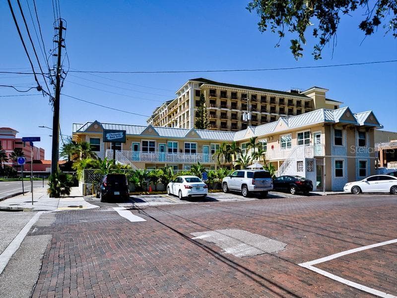 530 MANDALAY AVENUE UNIT 204