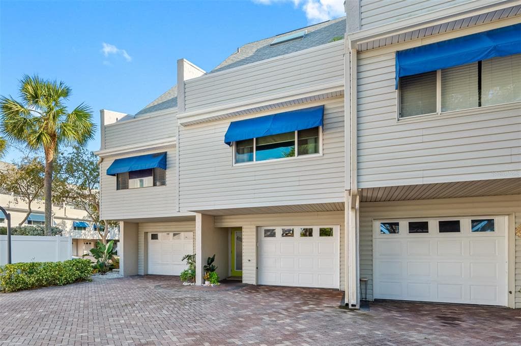 1375 PINELLAS BAYWAY S UNIT 26 TIERRA VERDE, FL 33715