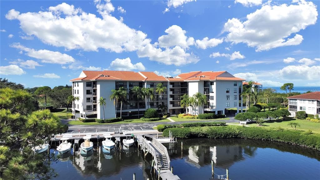 1806 MARINER DRIVE UNIT 211